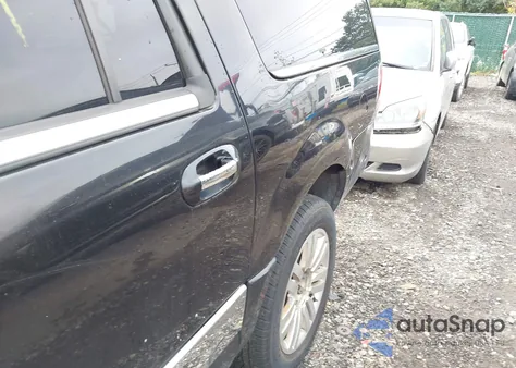 2011 Lincoln Navigator L from USA, damaged, VIN 5LMJJ3J53BEJ03909